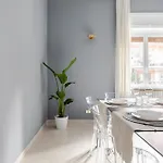 - Isola Appartement
